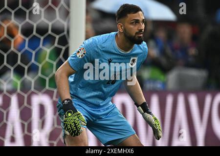 DORTMUND, GERMANIA - 18 GIUGNO: Giorgi Mamardashvili della Georgia durante la partita della fase a gironi di UEFA EURO 2024 tra Turkiye e Georgia allo Stadi Football Foto Stock