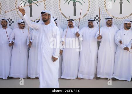 Mosca, Russia. 28 giugno 2024. La gente partecipa ai giorni della cultura degli Emirati Arabi Uniti in Piazza Manezhnaya a Mosca. Foto Stock