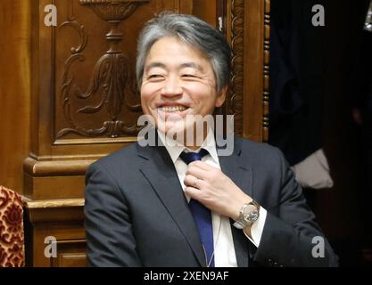 Tokyo, Giappone. 22 aprile 2024. Questa foto scattata il 22 aprile 2024 mostra il direttore generale del bilancio del Ministero delle Finanze giapponese, Hirotsugu Shinkawa, durante una sessione del comitato di bilancio alla dieta Nazionale di Tokyo. Shinkawa è nominato vice ministro delle finanze, notizie riportate venerdì 28 giugno 2024. (Foto di Yoshio Tsunoda/AFLO) Foto Stock