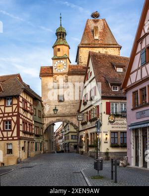 La famosa Torre Markus nella città vecchia della città medievale di Rothenburg ob der Tauber Foto Stock