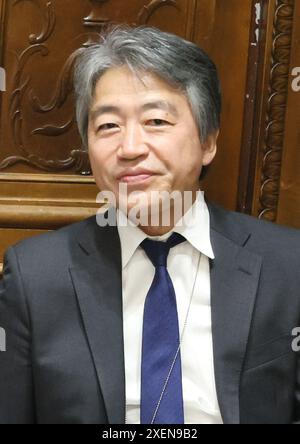 Tokyo, Giappone. 22 aprile 2024. Questa foto scattata il 22 aprile 2024 mostra il direttore generale del bilancio del Ministero delle Finanze giapponese, Hirotsugu Shinkawa, durante una sessione del comitato di bilancio alla dieta Nazionale di Tokyo. Shinkawa è nominato vice ministro delle finanze, notizie riportate venerdì 28 giugno 2024. (Foto di Yoshio Tsunoda/AFLO) Foto Stock