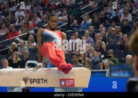 Minneapolis, Minnesota, Stati Uniti. 21 aprile 2000. KHOI YOUNG .gareggia su un cavallo di pommel agli U.S. Olympic Team Trials a Minneapolis. (Credit Image: © Karen I. Hirsch/ZUMA Press Wire) SOLO PER USO EDITORIALE! Non per USO commerciale! Foto Stock