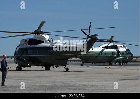 New York, Stati Uniti. 28 giugno 2024. Marine One elicotteri taxi per decollare con il presidente degli Stati Uniti Joe Biden e la First Lady Dr. Jill Biden a bordo dell'aeroporto John F. Kennedy, New York, New York, 28 giugno 2024. (Foto di Anthony Behar/Sipa USA) credito: SIPA USA/Alamy Live News Foto Stock