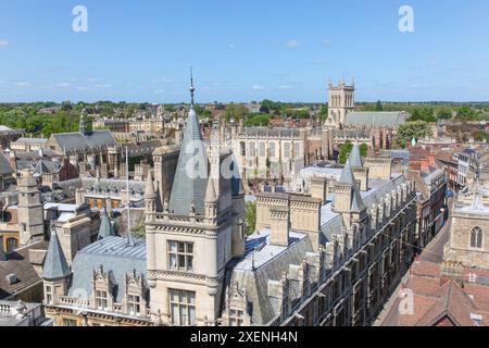 Una vista dall'alto angolo dell'architettura storica di Cambridge in Inghilterra. Questa città dell'univerisity è una destinazione popolare in Inghilterra Foto Stock