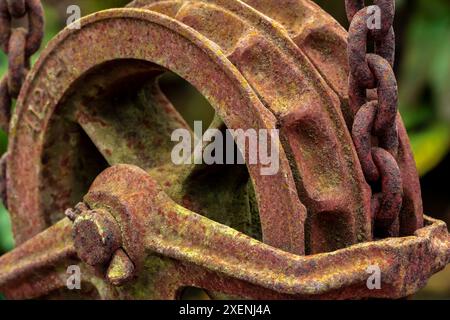 Puleggia, blocco e paranco antichi Foto Stock