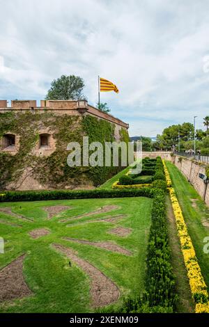 Castello di Montjuic vecchia fortezza militare sul Monte Montjuic che si affaccia sulla città, barcellona, spagna. Foto Stock