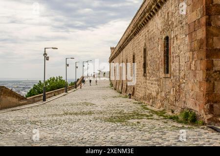 Castello di Montjuic vecchia fortezza militare sul Monte Montjuic che si affaccia sulla città, barcellona, spagna. Foto Stock