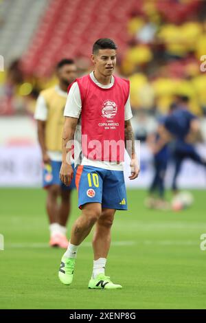 Glendale, Stati Uniti. 28 giugno 2024. GLENDALE, ARIZONA - GIUGNO 28: James Rodríguez colombiano si scalda prima di una partita tra Colombia e Costa Rica come parte del gruppo D della CONMEBOL Copa America 2024 allo State Farm Stadium il 28 giugno 2024 a Glendale, USA. (Foto di Alejandro Salazar/PxImages) credito: PX Images/Alamy Live News Foto Stock