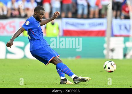 Dayot Upamecano (4) della Francia nella foto di una partita di calcio tra le squadre nazionali di Francia e Polonia nella terza giornata del gruppo D nella fase a gironi del torneo UEFA Euro 2024 , mercoledì 25 giugno 2024 a Dortmund , Germania . FOTO SPORTPIX | David Catry Foto Stock