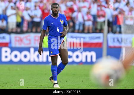 Dayot Upamecano (4) della Francia nella foto di una partita di calcio tra le squadre nazionali di Francia e Polonia nella terza giornata del gruppo D nella fase a gironi del torneo UEFA Euro 2024 , mercoledì 25 giugno 2024 a Dortmund , Germania . FOTO SPORTPIX | David Catry Foto Stock
