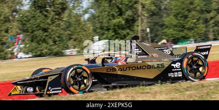 Giugno 28 2024 Portland, OREGON, il pilota statunitense Jean-Eric Vergne/DS Automobiles Formula e Team Penske (25) guida alla quarta curva durante l'Hankook Formula e-Prix Practice 1 al Portland International Raceway Portland, O Thurman James/CSM Foto Stock
