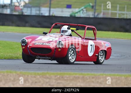 Andrew Tidmarsh, Austin Healey Sprite, The Adams & Page Swinging Sixties/Mintex Classic K, quaranta minuti di corse per l'evento combinato della serie con Foto Stock