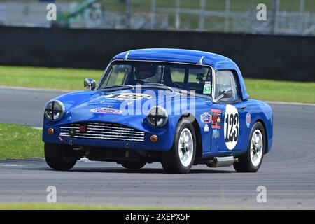 Shaun Haddrell, Nick Watling, Turner MK1, The Adams & Page Swinging Sixties/Mintex Classic K, quaranta minuti di corse per l'evento combinato wi Foto Stock