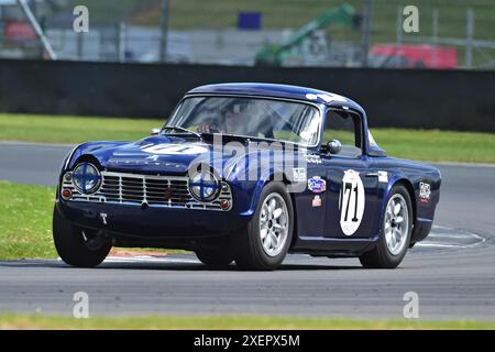 Allan Ross-Jones, Triumph TR4, The Adams & Page Swinging Sixties/Mintex Classic K, quaranta minuti di corsa per l'evento combinato della serie con un mandat Foto Stock