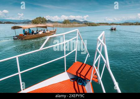 8 maggio 2024, Virpazar, Montenegro: Escursione estiva alla scoperta delle acque incontaminate e della natura del lago Skadar. Foto Stock