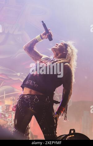 L'american Band Steel Panther si è esibita al Danish Copenhell Festival 2024. Credito: Andrea Pinna Foto Stock