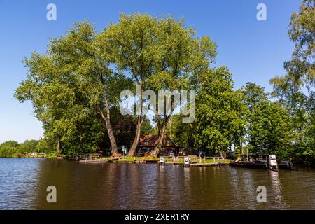 Rifugio Melchers sul fiume Hamme. Hammepad am Waakhauser Polder, Worpswede, bassa Sassonia, Germania Foto Stock