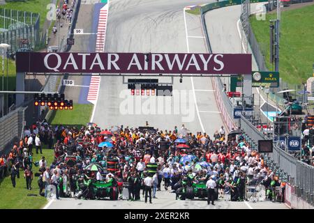 Spielberg, Autriche. 29 giugno 2024. Partenza meccanica griglia, mecanica, meccanica durante il Gran Premio d'Austria di Formula 1 Qatar Airways 2024, 11° round del Campionato del mondo di Formula 1 2024 dal 28 al 30 giugno 2024 sul Red Bull Ring, a Spielberg, Austria - foto DPPI Credit: DPPI Media/Alamy Live News Foto Stock