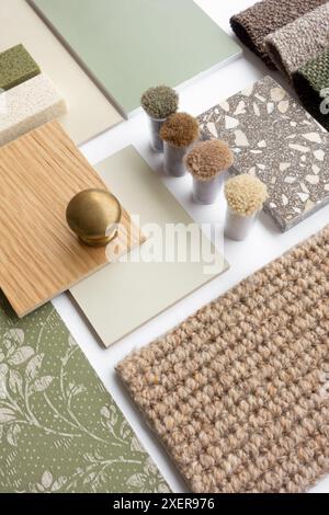 Scheda campione di materiale per interni di design verde terroso con tessuti, terrazzo, legno e carta da parati per il concetto di Mood Board per la decorazione domestica Foto Stock