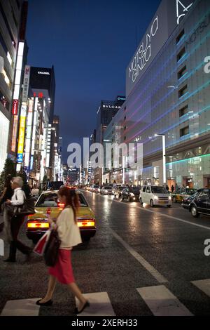 Ginza, area shopping, Tokyo, Giappone. Foto Stock