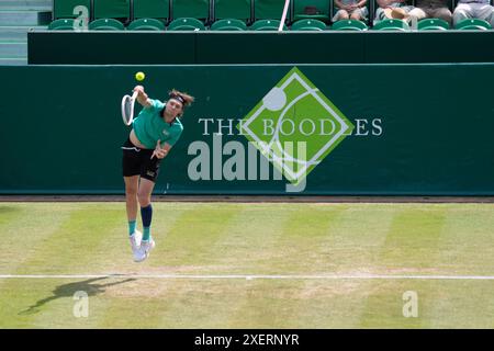 Stoke Poges, Regno Unito. 29 giugno 2024. Alexander Bublik gioca a tennis al Boodles di Stoke Park nel Buckinghamshire. È un tennista kazako professionista. È stato classificato come numero 17 del mondo in singolo dall'ATP, raggiunto nel maggio 2024, ed è l'attuale giocatore kazako numero 1. Ha vinto il suo match di oggi, l'againaista Alexander Shevchenko. Bublik è stato scelto come seme n. 23 per Wimbledon che inizia la prossima settimana. Crediti: Maureen McLean/Alamy Live News Foto Stock