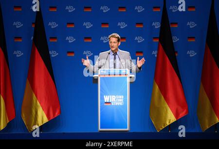 Essen, Germania. 29 giugno 2024. Ingo Hahn (AfD) parla alla conferenza del partito nazionale AfD nella Grugahalle. Alla conferenza di due giorni, l'AfD ha eletto un nuovo comitato esecutivo federale, tra le altre cose. Numerose organizzazioni hanno manifestato opposizione alla riunione e più di una dozzina di contro-dimostrazioni. Crediti: Bernd von Jutrczenka/dpa/Alamy Live News Foto Stock