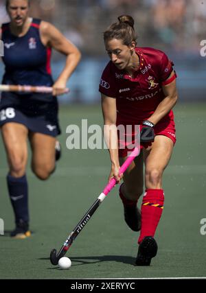 Amsterdam, Paesi Bassi. 29 giugno 2024. AMSTELVEEN - Barbara Nelen (BEL) durante la partita a gironi della FIH Pro League contro la Gran Bretagna. Credito di DONAZIONE DELLA CARTEGGIATRICE ANP: Notizie dal vivo ANP/Alamy Foto Stock