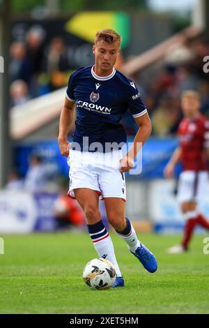 Gayfield Park, Arbroath, Regno Unito. 29 giugno 2024. Amichevole pre-stagione, Arbroath contro Dundee; Ryan Astley di Dundee sul pallone Credit: Action Plus Sports/Alamy Live News Foto Stock