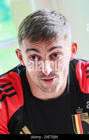 Freiberg, Germania. 29 giugno 2024. Timothy Castagne belga fotografato durante un momento stampa informale di alcuni giocatori della nazionale belga di calcio Red Devils, sabato 29 giugno 2024 nel loro campo base a Freiberg am Neckar, in Germania, durante i Campionati europei di calcio UEFA Euro 2024. Lunedì i Red Devils incontreranno la Francia nel Round of 16. BELGA PHOTO BRUNO FAHY credito: Belga News Agency/Alamy Live News Foto Stock