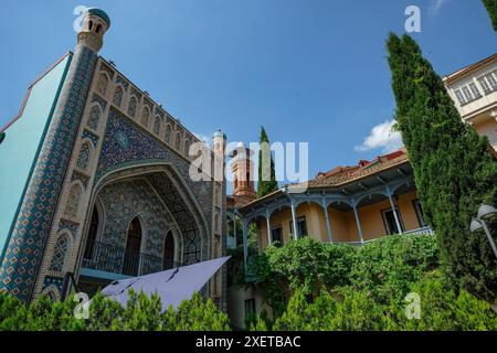 Tbilisi, Georgia - 24 giugno 2024: Facciata del bagno Orbeliani nel centro storico di Tbilisi, Georgia. Foto Stock