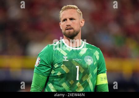 Il portiere danese Kasper Schmeichel durante il round di UEFA Euro 2024 del 16 al BVB Stadion Dortmund di Dortmund, Germania. Data foto: Sabato 29 giugno 2024. Foto Stock