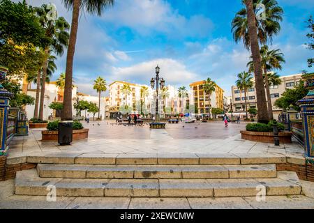 Fontana centrale, piazza principale di Plaza alta Algeciras, Spagna. Foto Stock