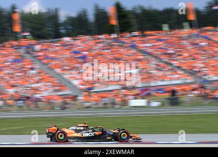 Spielberg, Austria. 29 giugno 2024. Il pilota inglese della McLaren Lando Norris gareggia durante la sessione di qualificazione del Gran Premio d'Austria di Formula 1 a Spielberg, in Austria, il 29 giugno 2024. Credito: He Canling/Xinhua/Alamy Live News Foto Stock