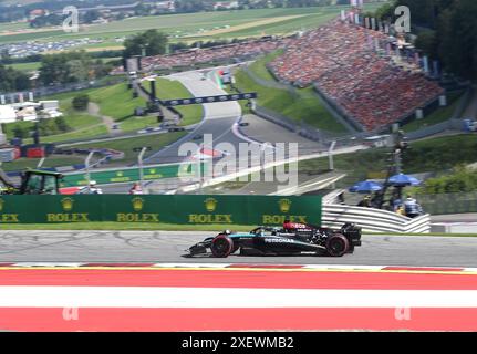 Spielberg, Austria. 29 giugno 2024. Il pilota britannico di Mercedes George Russell gareggia durante la sessione di qualificazione del Gran Premio d'Austria di Formula 1 a Spielberg, Austria, il 29 giugno 2024. Credito: He Canling/Xinhua/Alamy Live News Foto Stock