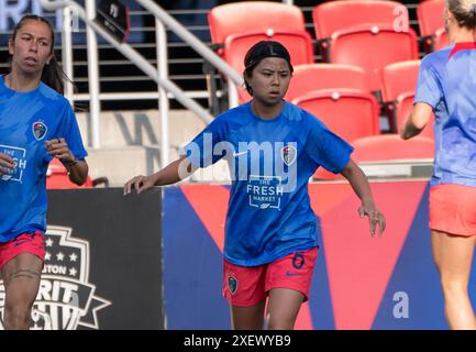 Washington, Stati Uniti. 29 giugno 2024. WASHINGTON, DC - GIUGNO 29: Il centrocampista dei Carolina Courage Narumi Miura (6) si scalda prima di un match della NWSL tra i Washington Spirit e i Carolina Courage il 29 giugno 2024, all'Audi Field di Washington DC. (Foto di Tony Quinn/SipaUSA) crediti: SIPA USA/Alamy Live News Foto Stock