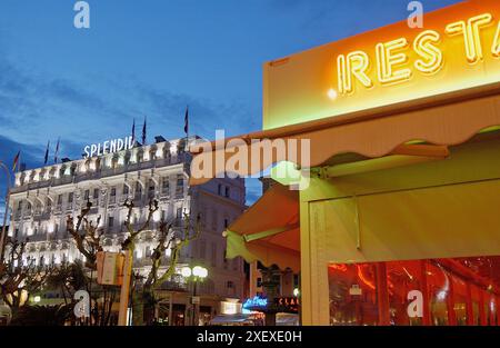 Boulevard de la Croisette. Cannes, CÙte d¥Azur. Francia Foto Stock