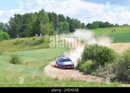 #37 Teemu SUNINEN (fin) / Mikko MARKKULA (fin), HYUNDAI i20 N Rally2, Team: Suninen (fin) Motorsport, FIA WRC, 80. Rally Poland, World Rally Campionship, Polen, SS11, WP11, Czarne1, 29.06.2024 foto: Eibner-Pressefoto/Juergen Augst Foto Stock