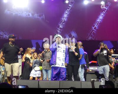 Damrosch Park Stage, Lincoln Center, Amsterdam Ave & W 62nd St, New York, NY 10023, 29 giugno 2024. George Clinton e Parliament Funkadelic si esibiscono al Damrosch Park Stage al Lincoln Center. Crediti: ©Julia Mineeva/EGBN TV News/Alamy Live News Foto Stock