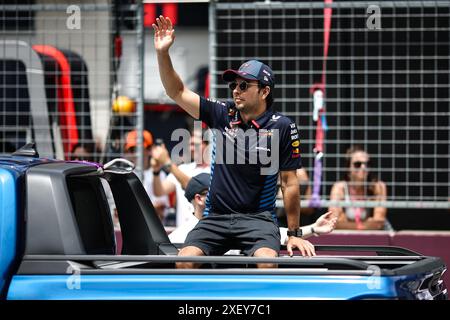 PEREZ Sergio (mex), Red Bull Racing RB20, ritratto durante il Gran Premio d'Austria di Formula 1 Qatar Airways 2024, 11° round del Campionato del mondo di Formula 1 2024 dal 28 al 30 giugno 2024 sul Red Bull Ring, a Spielberg, Austria Foto Stock