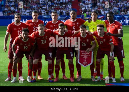 Berlino, Germania. 29 giugno 2024. I giocatori svizzeri si posano per una foto della squadra prima del turno di UEFA EURO 2024 di 16 partite di calcio tra Svizzera e Italia. Crediti: Nicolò campo/Alamy Live News Foto Stock