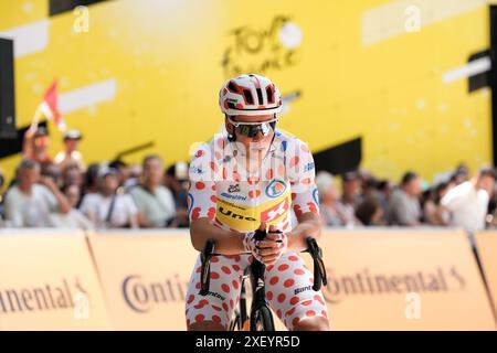 Cesenatico, Italia. 30 giugno 2024. Jonas Abrahamsen (uno-X Mobility) all'inizio della seconda tappa del Tour de France da Cesenatico a Bologna presso Viale Milano - Sport, Ciclismo - Cesenatico, Italia - domenica 30 giugno 2024 (foto di massimo Paolone/LaPresse) crediti: LaPresse/Alamy Live News Foto Stock