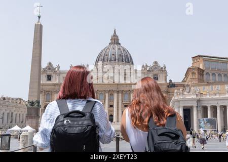 Roma, Italia. 29 giugno 2024. Turisti in Piazza San Pietro a Roma (foto di Matteo Nardone/Pacific Press/Sipa USA) credito: SIPA USA/Alamy Live News Foto Stock