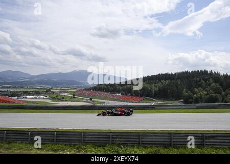 Spielberg, Austria, 30/06/2024, 11 PEREZ Sergio (mex), Red Bull Racing RB20, azione durante il Gran Premio d'Austria di Formula 1 Qatar Airways 2024, 11° round del Campionato del mondo di Formula 1 2024 dal 28 al 30 giugno 2024 sul Red Bull Ring, a Spielberg, Austria Foto Stock