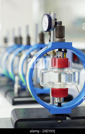 Test di fragilità. Corrosione ed elettrochimica in laboratorio. Divisione energia e ambiente. Tecnalia ricerca e innovazione. Donostia. San Sebasti Foto Stock
