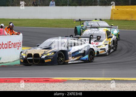 Augusto Farfus (BRA) / Dan Harper (GBR) / Max Hesse (DEU), #998, BMW M4 GT3, Team: ROWE Racing (DEU), Motorsport, Crowdstrike 24H di Spa, Belgien, Spa-Francorchamps, 29.06.2024 foto: Eibner-Pressefoto/Juergen Augst Foto Stock