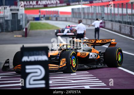 Spielberg, Mezzolombardo, Austria. 30 giugno 2024. Il pilota australiano OSCAR PIASTRI (McLaren F1 Team) dopo aver vinto la seconda posizione al Gran Premio d'Austria di Formula 1 2024 della FIA sul Red Bull Ring Circuit di Spielberg. (Credit Image: © Daisy Facinelli/ZUMA Press Wire) SOLO PER USO EDITORIALE! Non per USO commerciale! Foto Stock