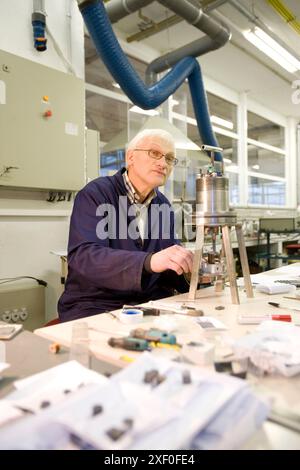 La ricerca di nuovi materiali. Laboratorio di ceramica. Fundacion Inasmet-Tecnalia. Donostia, San Sebastian, Euskadi. Spagna. Foto Stock