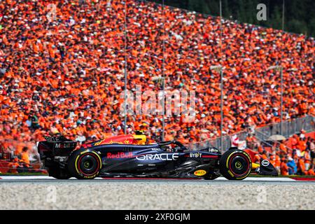 Spielberg, Austria, 30/06/2024, 11 PEREZ Sergio (mex), Red Bull Racing RB20, azione durante il Gran Premio d'Austria di Formula 1 Qatar Airways 2024, 11° round del Campionato del mondo di Formula 1 2024 dal 28 al 30 giugno 2024 sul Red Bull Ring, a Spielberg, Austria Foto Stock