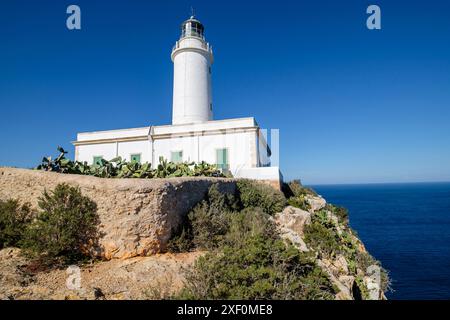 Faro di la Mola, Formentera, Isole Pitiusas, Comunità Balearic, Spagna. Foto Stock