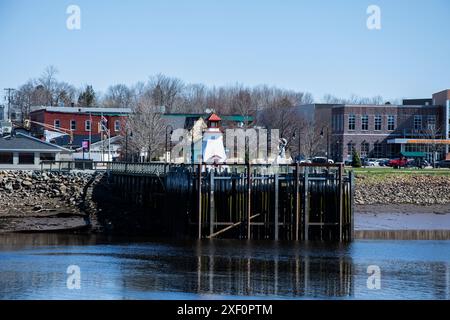 Vista di St. Stephen, New Brunswick, Canada, attraverso il fiume St. Croix da Calais, Maine, Stati Uniti Foto Stock